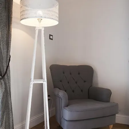 Largo Donnaregina Апартаменты