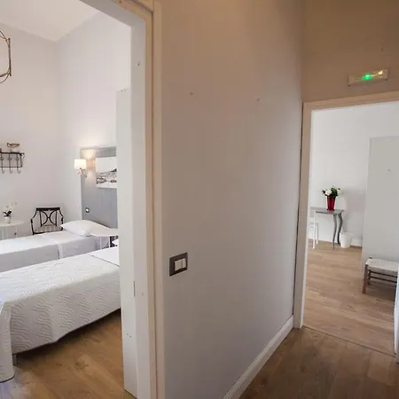 Апартаменты Largo Donnaregina Неаполь