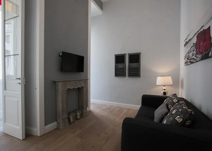 Largo Donnaregina شقة نابولي