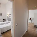 Apartment Largo Donnaregina Neapel