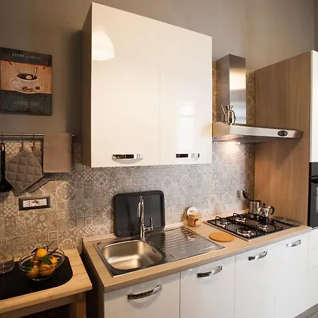 Largo Donnaregina * 나폴리