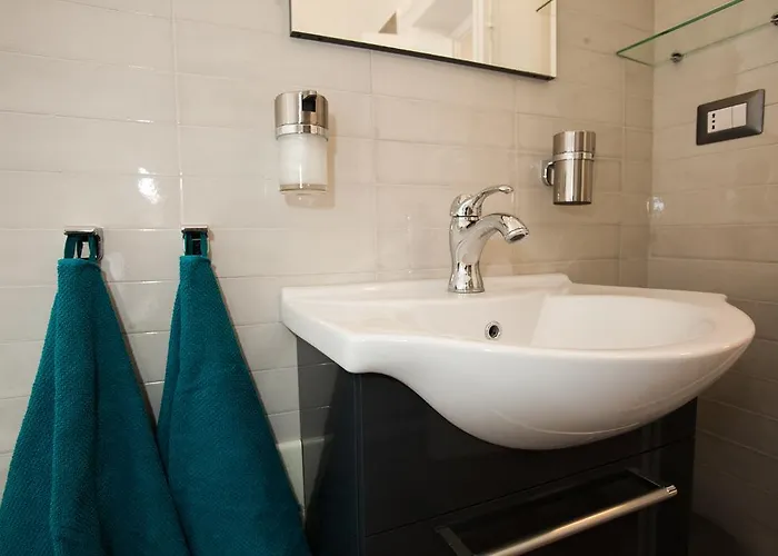 Apartment Largo Donnaregina Neapel
